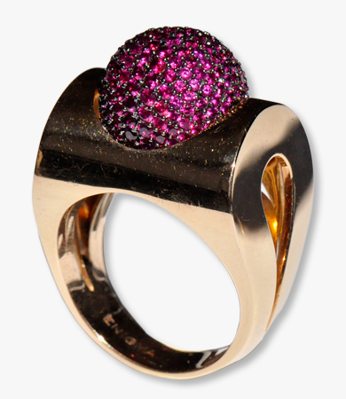 Rosé gold Enigma Bulgari ring with rotating ruby-set sphere | Statement Jewels