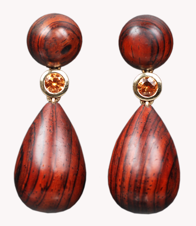 Yellow gold, cocobolo wood & mandarin garnet T.A.C. earrings | Statement Jewels